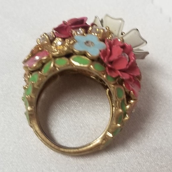 Ring - Picture 2 of 3